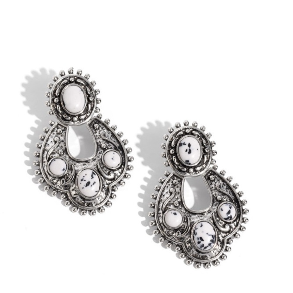 Women’s earrings